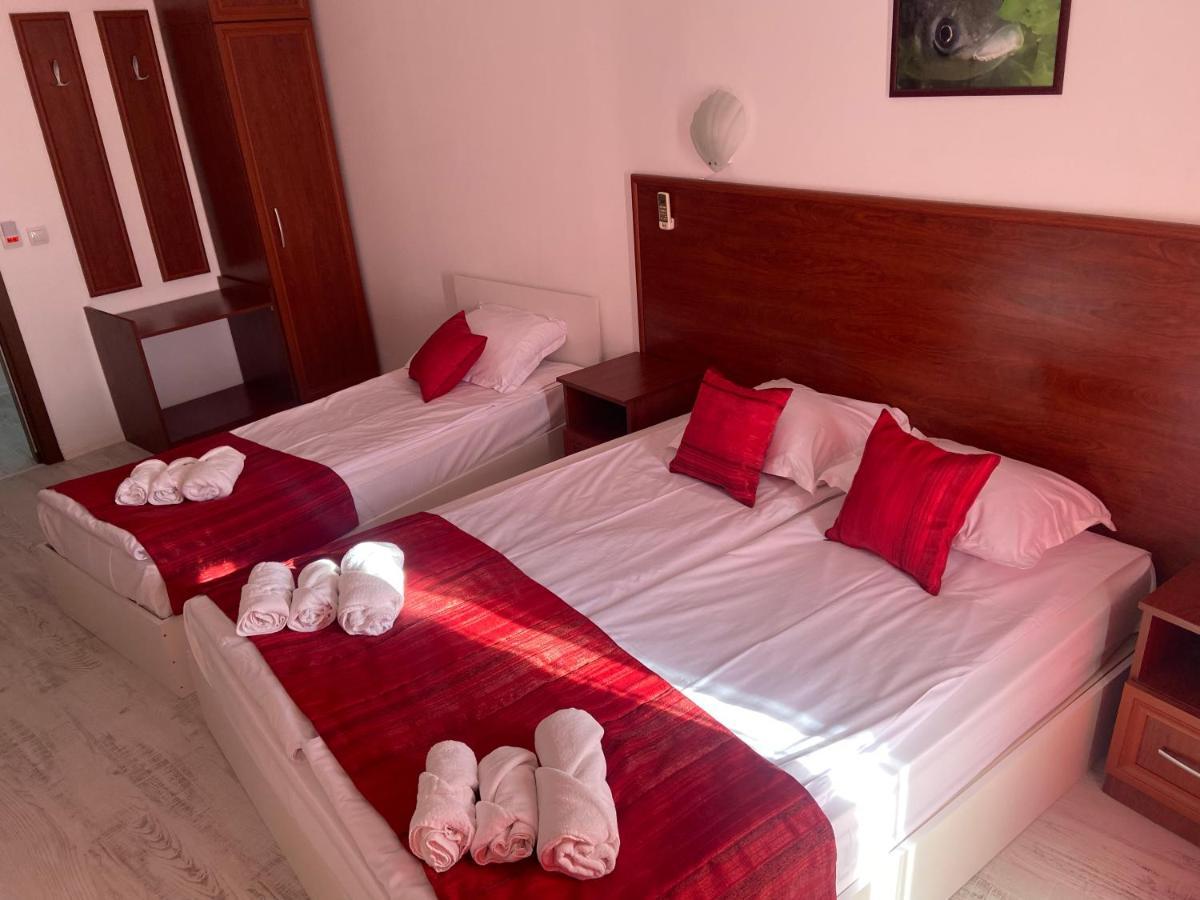 Ribarska Sreshta Family Hotel Tsarevo Exterior photo