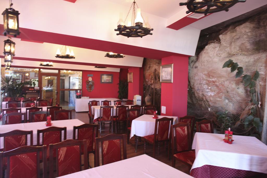 Ribarska Sreshta Family Hotel Tsarevo Exterior photo