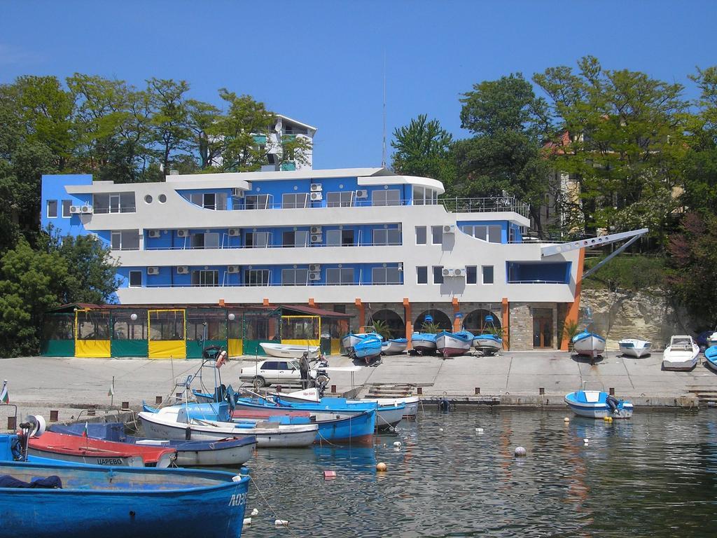 Ribarska Sreshta Family Hotel Tsarevo Exterior photo